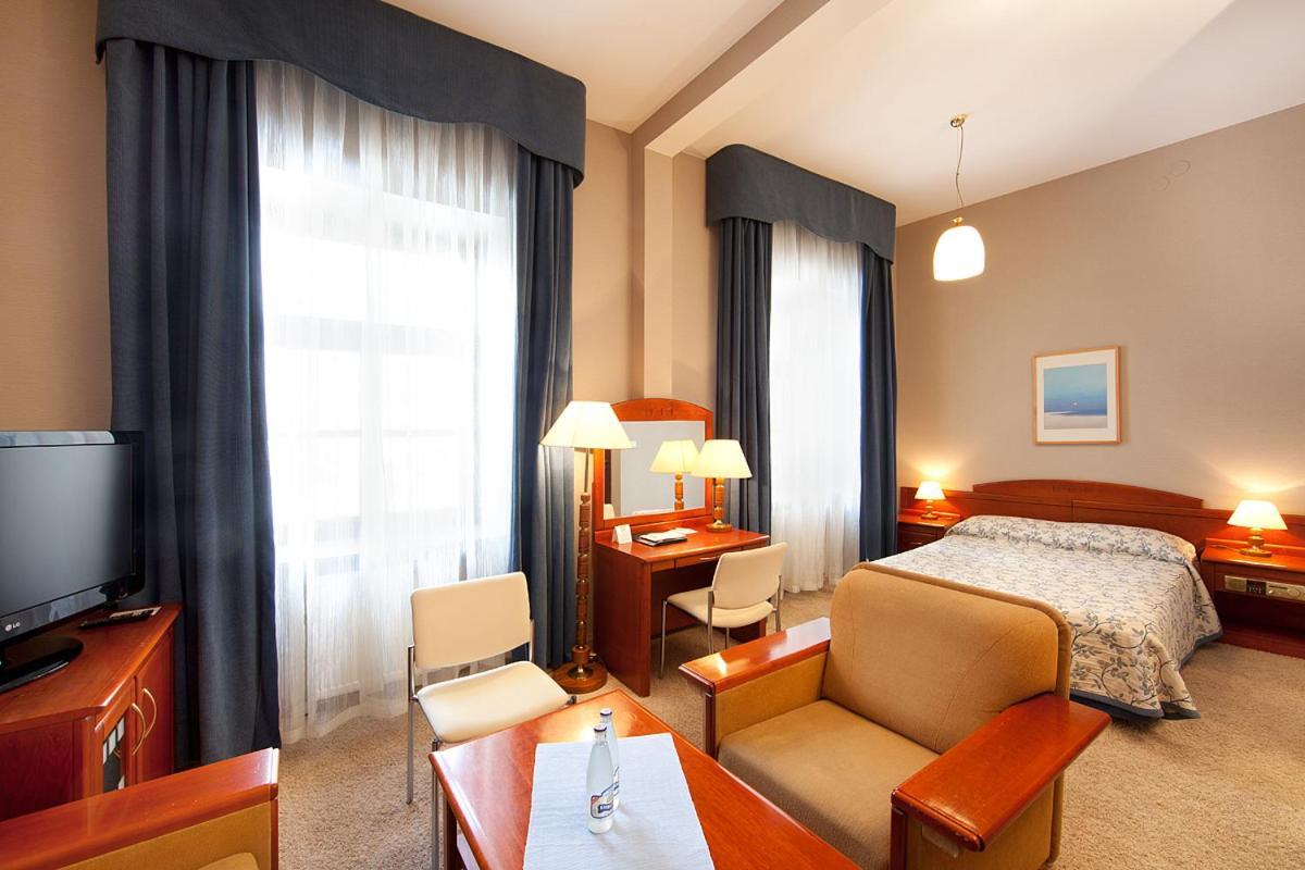 Blue Swan Aparthotel Krakow Exterior photo